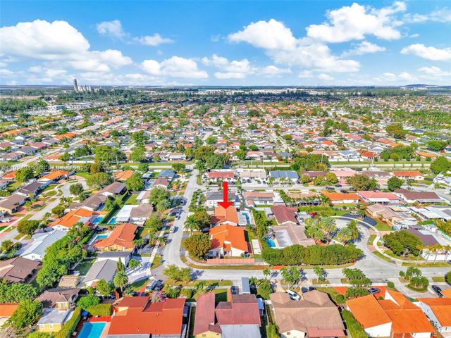 31 NW 133rd Pl, Miami, FL 33182