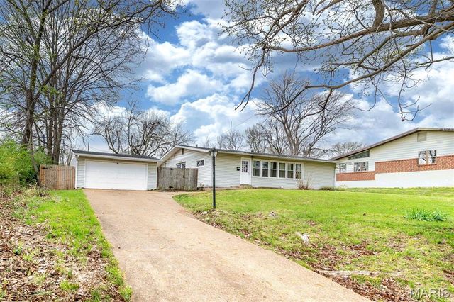 7837 La Belle Street, Affton, MO 63123