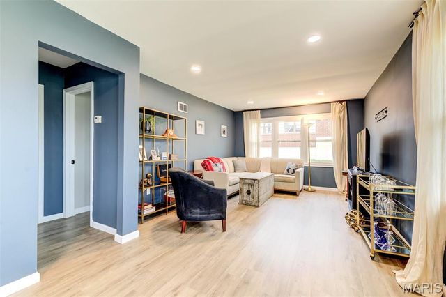 7837 La Belle Street, Affton, MO 63123