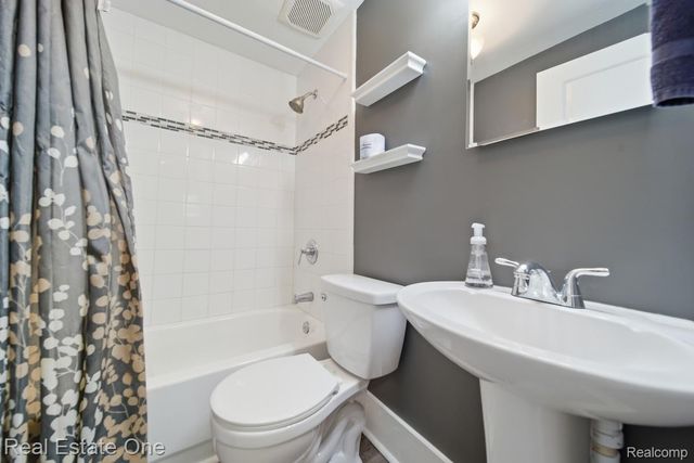 519 Franklin Street, Brighton, MI 48116