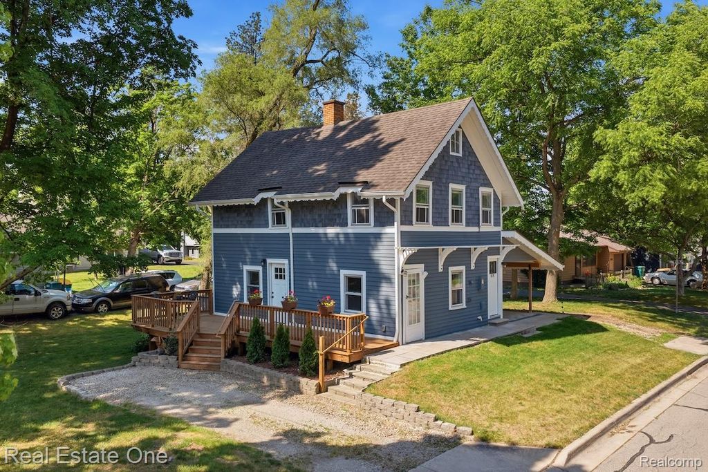 519 Franklin Street, Brighton, MI 48116