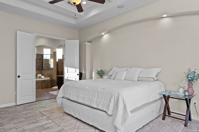 508 Wagon Train, La Vernia, TX 78121