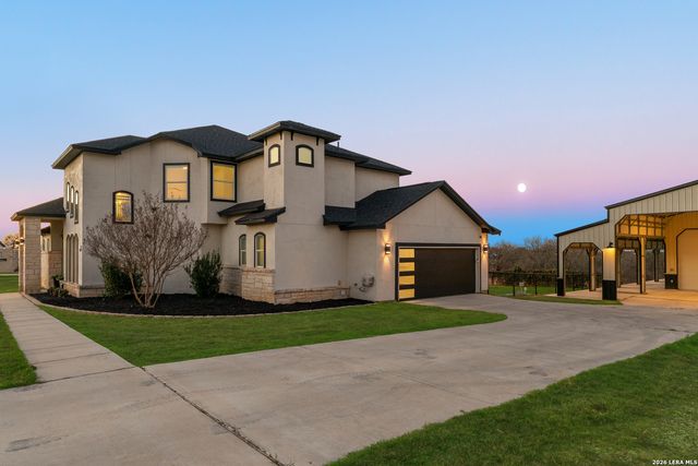 508 Wagon Train, La Vernia, TX 78121