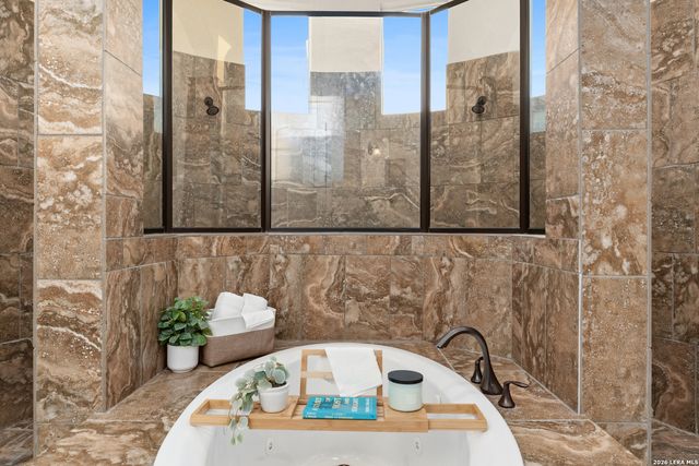 508 Wagon Train, La Vernia, TX 78121