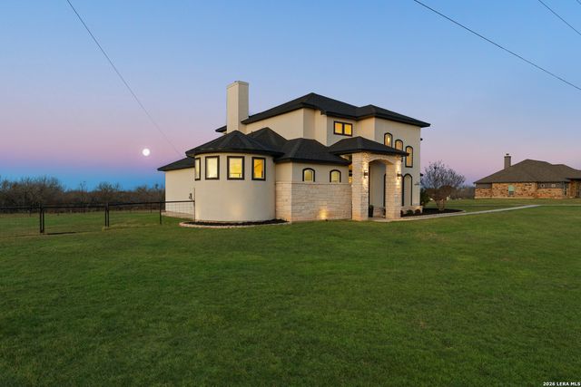 508 Wagon Train, La Vernia, TX 78121