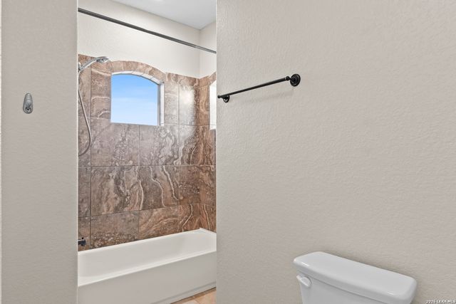 508 Wagon Train, La Vernia, TX 78121