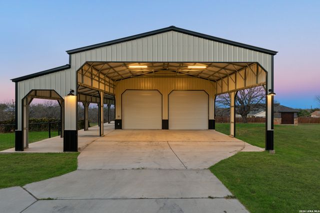 508 Wagon Train, La Vernia, TX 78121