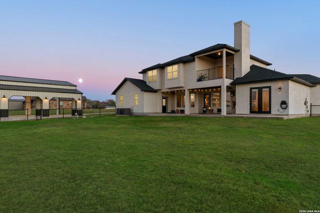 508 Wagon Train, La Vernia, TX 78121