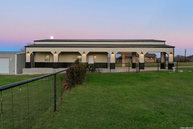 508 Wagon Train, La Vernia, TX 78121