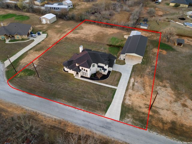 508 Wagon Train, La Vernia, TX 78121