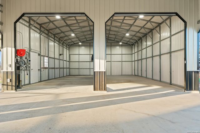 508 Wagon Train, La Vernia, TX 78121