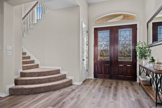 508 Wagon Train, La Vernia, TX 78121