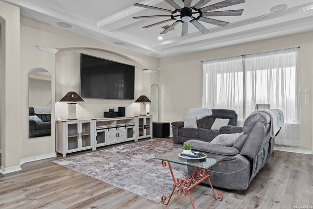 508 Wagon Train, La Vernia, TX 78121