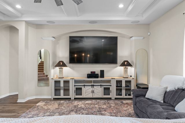 508 Wagon Train, La Vernia, TX 78121