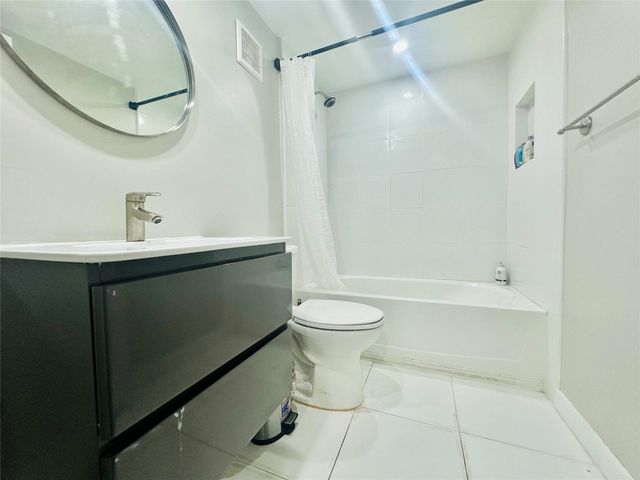 3341 NW 47th Terrace 306, Lauderdale Lakes, FL 33319