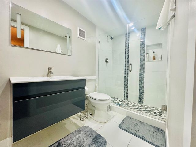 3341 NW 47th Terrace 306, Lauderdale Lakes, FL 33319