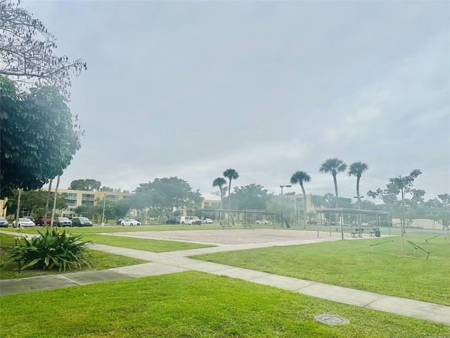 3341 NW 47th Terrace 306, Lauderdale Lakes, FL 33319