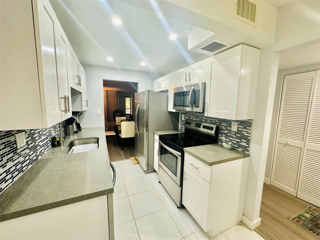 3341 NW 47th Terrace 306, Lauderdale Lakes, FL 33319