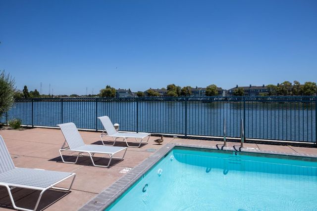 500 Baltic Circle 536, Redwood City, CA 94065