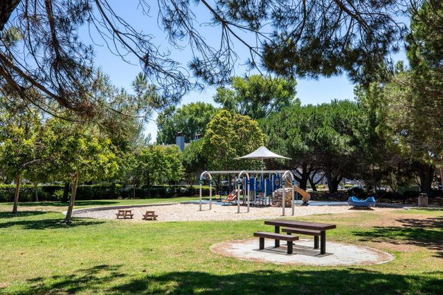 500 Baltic Circle 536, Redwood City, CA 94065