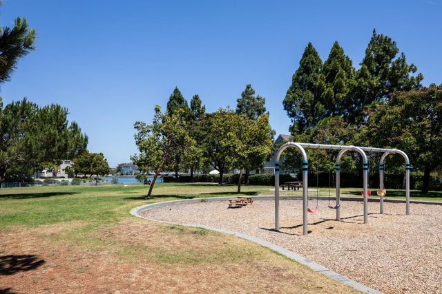 500 Baltic Circle 536, Redwood City, CA 94065