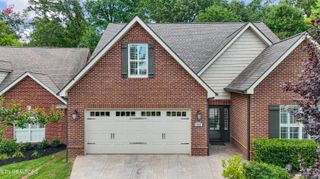 251 Savannah Park Drive, Maryville, TN 37803