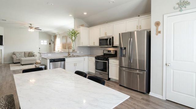 425 Shiner LN, Georgetown, TX 78626