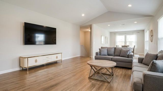 425 Shiner LN, Georgetown, TX 78626