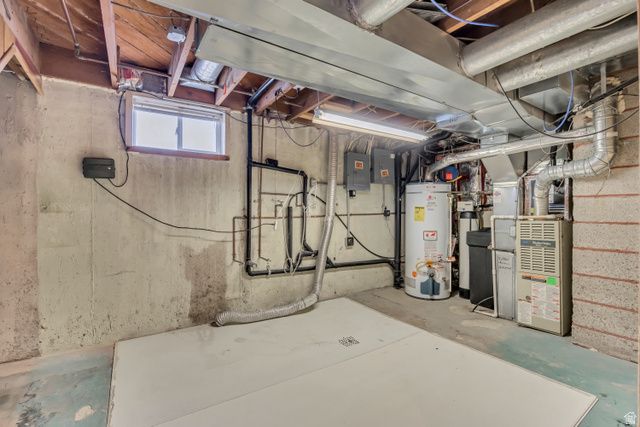 5889 S 2600 W, Roy, UT 84067