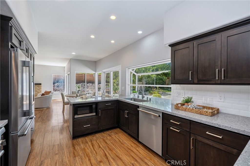Image 25 of property listing at 4643 Greencrest Way, Palmdale, CA 93551