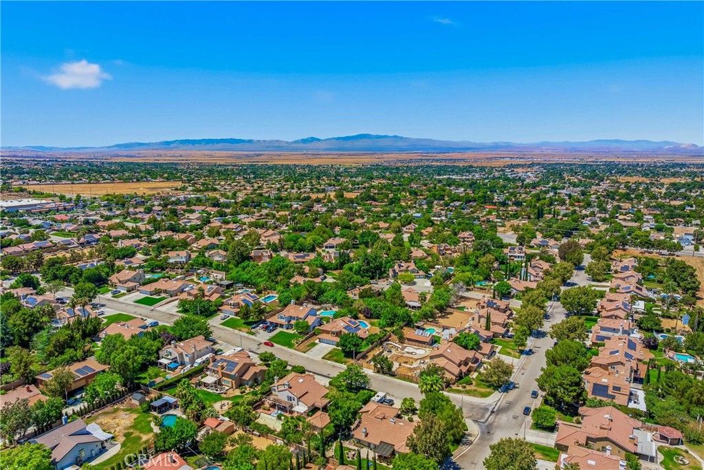 Image 68 of property listing at 4643 Greencrest Way, Palmdale, CA 93551