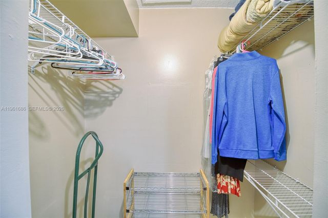 1400 NE 57th Ct 301, Fort Lauderdale, FL 33334