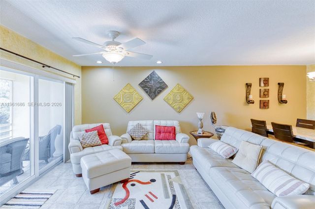 1400 NE 57th Ct 301, Fort Lauderdale, FL 33334