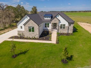 254 Firewheel Lp, Floresville, TX 78114