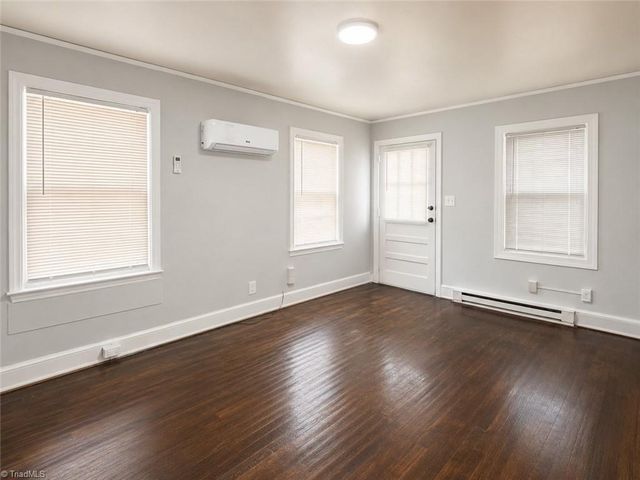 912 S English Street, Greensboro, NC 27401