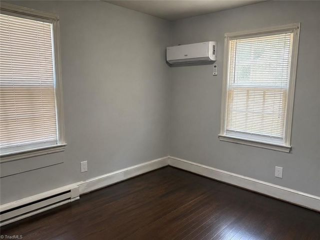 912 S English Street, Greensboro, NC 27401