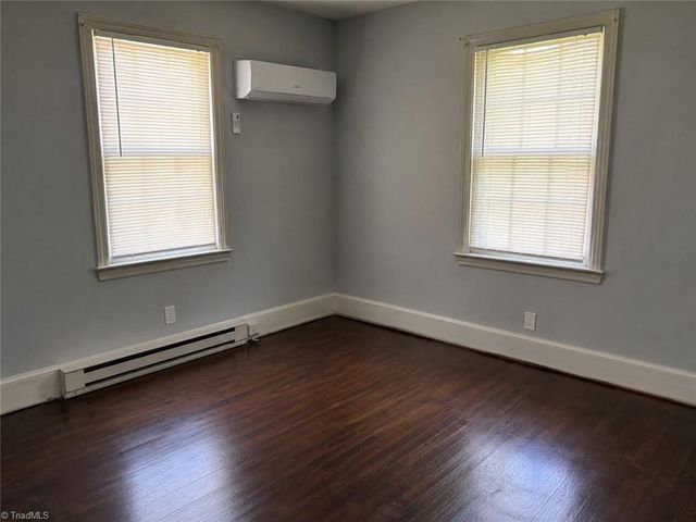 912 S English Street, Greensboro, NC 27401