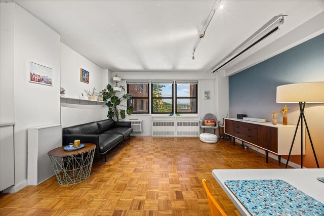 579 W 215 Street 5C, New York (manhattan), NY 10034
