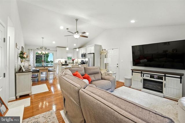 12253 DAVIS RD, Remington, VA 22734