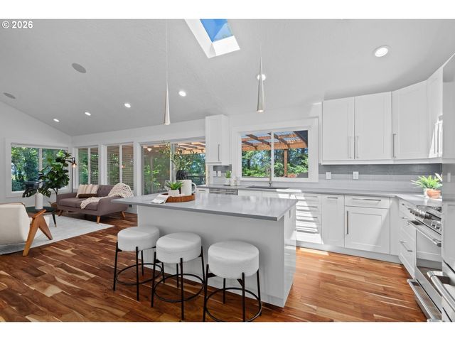 12035 Nw DUMAR Ln, Portland, OR 97229