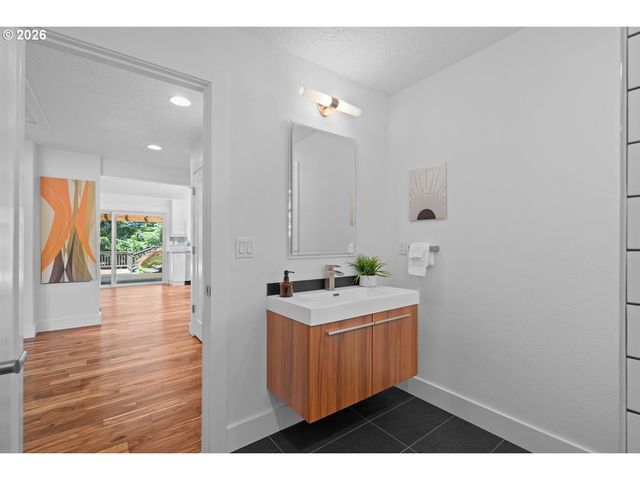 12035 Nw DUMAR Ln, Portland, OR 97229