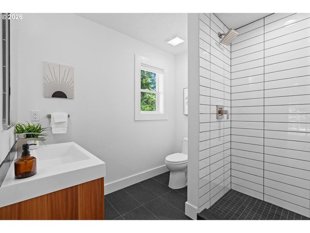 12035 Nw DUMAR Ln, Portland, OR 97229