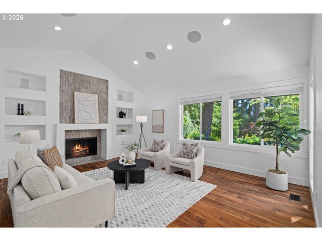 12035 Nw DUMAR Ln, Portland, OR 97229