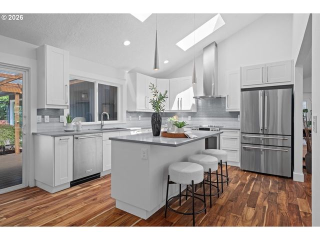 12035 Nw DUMAR Ln, Portland, OR 97229