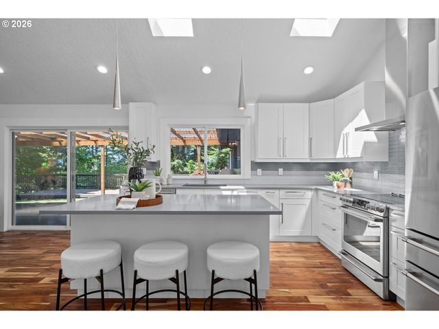 12035 Nw DUMAR Ln, Portland, OR 97229