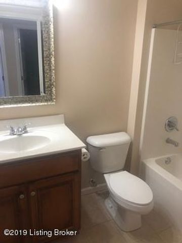 405 Fledge Dr, Louisville, KY 40214