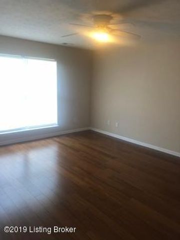 405 Fledge Dr, Louisville, KY 40214