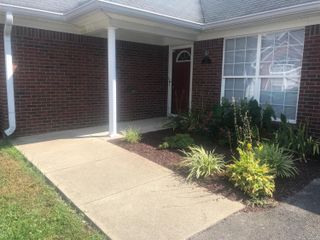 405 Fledge Dr, Louisville, KY 40214