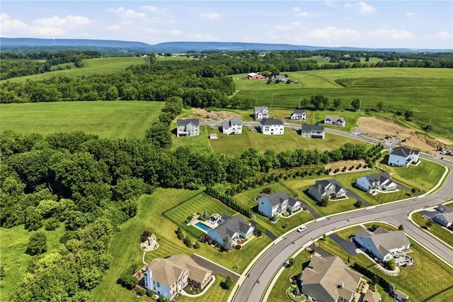 4912 Reston Drive, Forks Twp, PA 18040