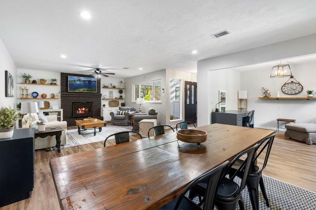 623 Hickory Ridge Drive, Shenandoah, TX 77381